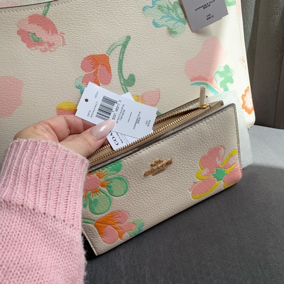 Coach Tote and wallet - Picture 3 of 7